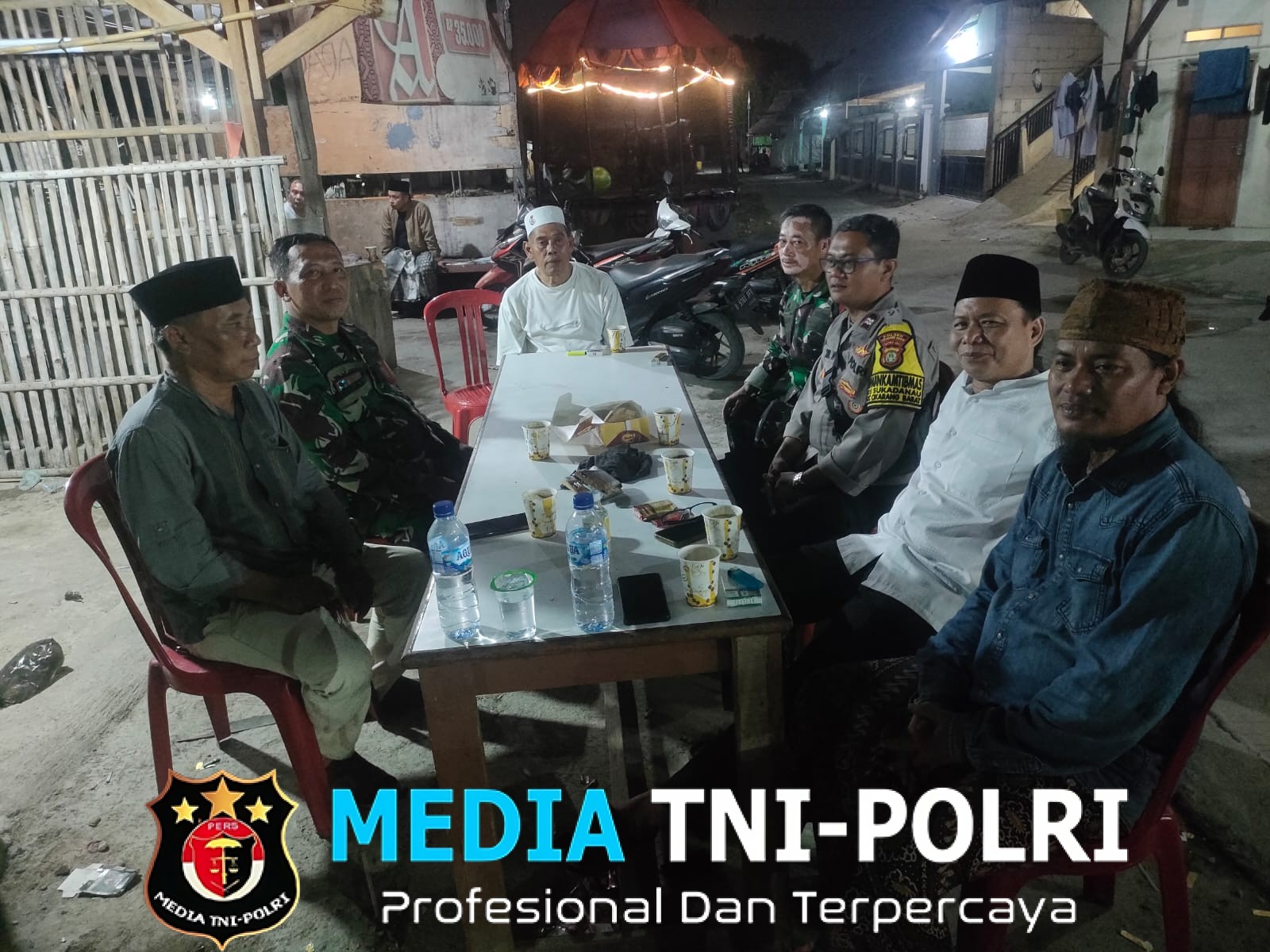 Pasca Pilkades, Bhabinkamtibmas Sukadanau Sambangi Kepala Desa Terpilih dan Ajak Jaga Kondusivitas