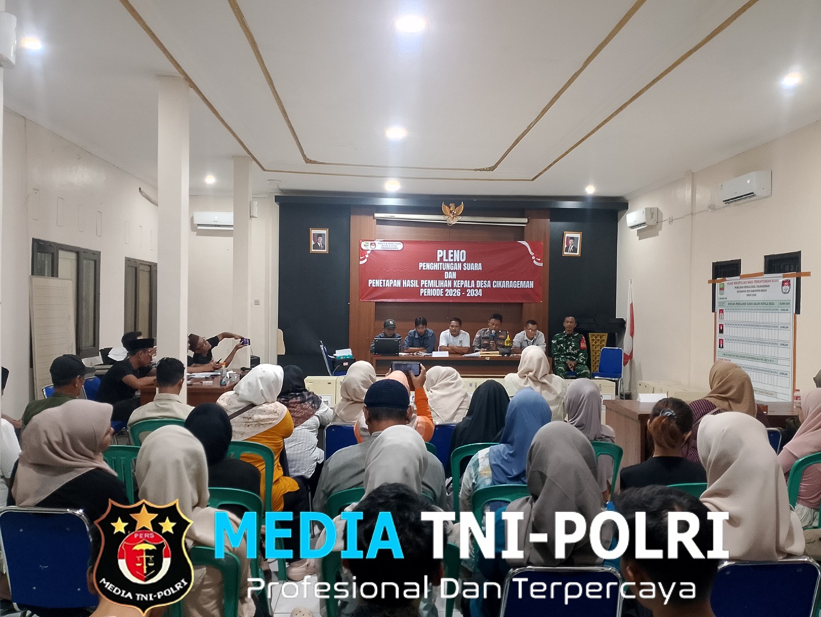 Polsek Setu Laksanakan Pelayanan Pengamanan Rapat Pleno Pilkades Desa Cikarageman