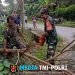 Babinsa Koramil Gandusari Bersama Warga Gotong Royong Bersihkan Lingkungan Demi Keselamatan Bersama