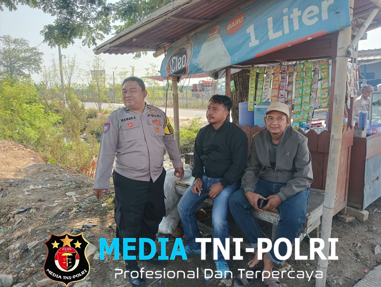 Bhabinkamtibmas Polsek Kedungwaringin Sambangi Warga Karangmekar, Ajak Aktif Jaga Kamtibmas