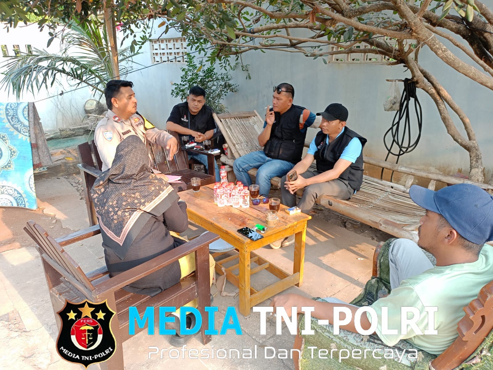 Cooling System Pasca-Pilkades, Bhabinkamtibmas Setu Sambangi Tokoh Desa Kertarahayu