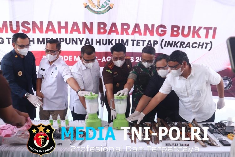 Barang Bukti Perkara Inkracht Dimusnahkan, Dandim 0402/OKI Tegaskan Sinergi Penegakan Hukum