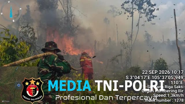 Tim Gabungan TNI-Polri dan Masyarakat Padamkan Karhutla di SP3 Sakti, Luas Terbakar Capai 1,5 Hektare