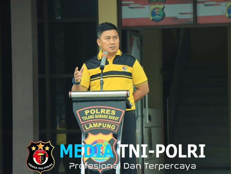 Personel Polres Tulang Bawang Barat Bersihkan di Lingkungan Seputaran Mako, Wujudkan Lingkungan Kerja Bersih dan Nyaman
