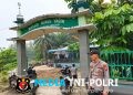 Polsek Menjalin Amankan Pelaksanaan Sholat Jumat di Masjid Nurul Yaqin