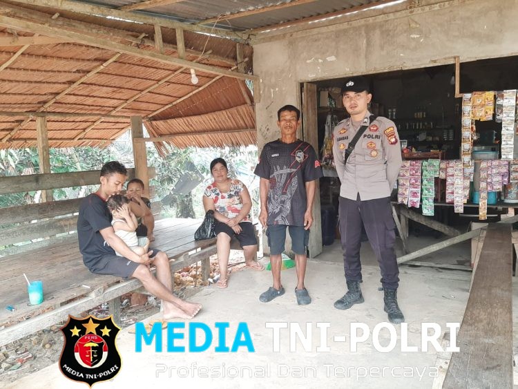 Warga Disapa, Kejahatan Diantisipasi! Patroli Siang Polsek Mandor Perkuat Kamtibmas
