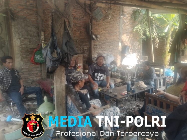Bhabinkamtibmas Kedungwaringin Sambangi Warga, Ajak Jaga Kondusivitas Pasca Pilkades