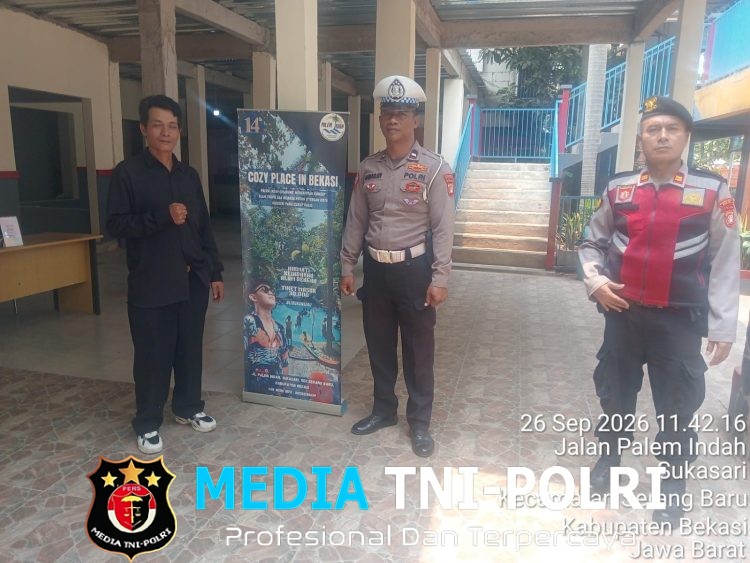 Polsek Serang Baru Gelar Patroli Jalan Kaki, Perkuat Pengamanan di Area Kolam Renang