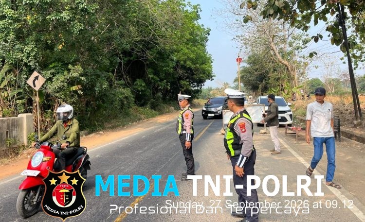 Satlantas Polres Lampung Utara Atur Arus Lalin dan Cegah Pungli di Jalinteng Blambangan Pagar