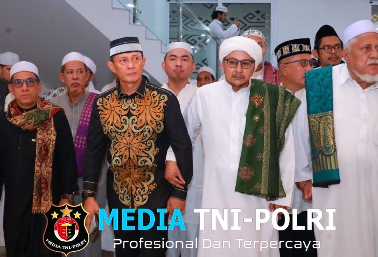 Kapolda Lampung Hadiri Penutupan Majelis Maulid Arbain Lampung di Masjid Al-Bakrie Bandar Lampung