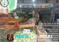 Tak Kenal Libur! Bhabinkamtibmas Polsek Ngabang Sambangi Pedagang Buah, Ingatkan Waspada Kejahatan