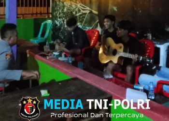 Alunan Gitar Terhenti Sejenak, Polisi Sambangi Remaja di Kafe Saat Patroli Malam Minggu