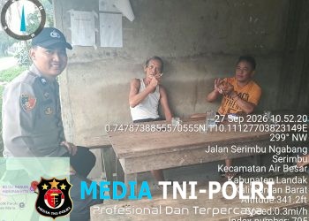 Tak Kenal Hari Libur, Polisi Air Besar Patroli Siang Sambil Sapa dan Ingatkan Warga