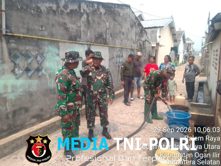 Di Tengah Kemarau Panjang, TNI Hadir Membawa Harapan, Kodim 0402/OKI-OI Salurkan Air Bersih bagi Warga Desa Palem Raya