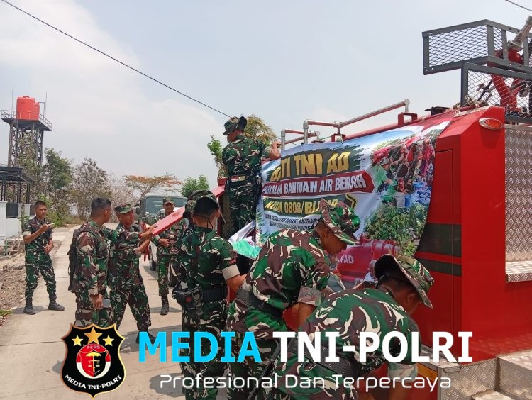 Kodim 0808/Blitar Salurkan Bantuan Air Bersih Untuk Warga Sumberagung Panggungrejo