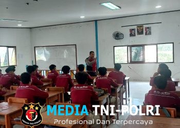 Polres Metro Bekasi Gelar Deklarasi dan Pendampingan Bapak Asuh di SMK Bina Ilmu Mandiri