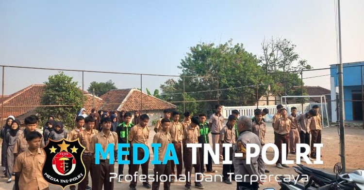 Polsek Cibarusah Laksanakan Polisi Pendamping Kelas di SMK Surya Kencana, Ajak Pelajar Fokus Belajar dan Jauhi Kenakalan Remaja