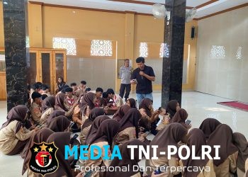 Polsek Kedungwaringin Kenalkan Pemanfaatan AI kepada Pelajar SMA Negeri 1 Kedungwaringin