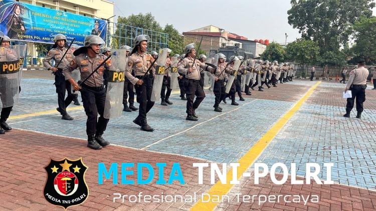 Tingkatkan Kesiapsiagaan Personel, Polres Metro Bekasi Gelar Latihan Kompi Dalmas Inti