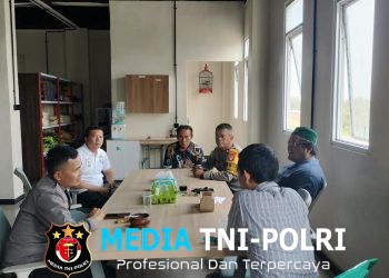 Kapolsek Cikarang Pusat Sambangi Tokoh Masyarakat, Perkuat Kamtibmas Pasca Pilkades