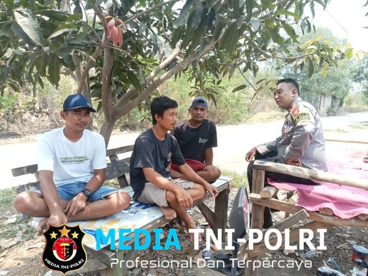Bhabinkamtibmas Polsek Cabangbungin Sambangi Warga, Perkuat Harkamtibmas dan Kerukunan