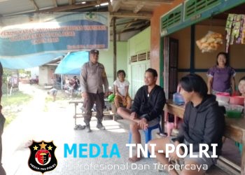 Patroli Dialogis Polsek Kuala Behe, Polisi Sambangi Warga dan Ingatkan Waspada Kejahatan