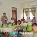 Kejutan di HUT TNI ke-81, Polsek Ngabang Serahkan Nasi Tumpeng ke Koramil
