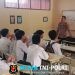Polisi Pendamping Kelas di SMK Abdi Negara, Dorong Pelajar Fokus Belajar dan Raih Masa Depan