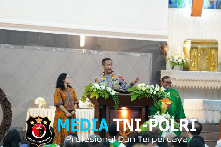 Safari Kamtibmas di Gereja Santo Athanasius Agung Semarang, Kapolda Jateng Tegaskan Komitmen Polisi Bersama Masyarakat