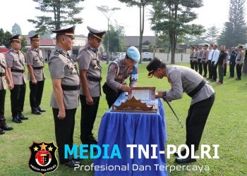 Pimpin Upacara Sertijab PJU dan Kapolsek Jajaran, Kapolres Lampung Barat Tekankan Pengabdian dan Pelayanan Maksimal