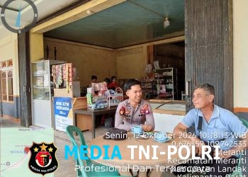 Patroli Siang Polsek Meranti, Hadir Menyapa Warga, Pererat Silaturahmi, Jaga Kamtibmas Tetap Kondusif