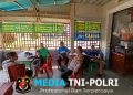 Bhabinkamtibmas Polsek Menyuke Sambangi Warga Berikan Himbauan Kamtibmas
