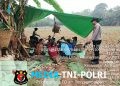 Momen Humanis di Tengah Kebun! Polisi Sapa Warga, Imbau Keamanan Jadi Pesan Utama