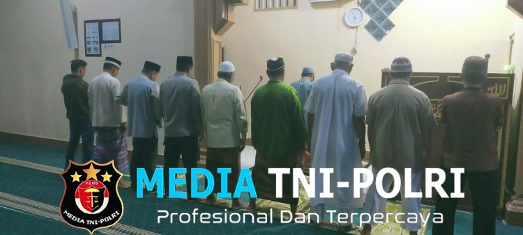 Sejukkan Hati di Waktu Subuh, Kapolsek Sengah Temila Pererat Silaturahmi dan Perkuat Kamtibmas Bersama Warga Pahauman