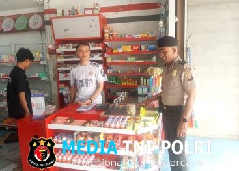 Polsek Mempawah Hulu Tingkatkan Patroli Kamtibmas Siang Hari Wujudkan Polisi Bersama Masyarakat