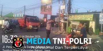 Pastikan Kelancaran Arus Kendaraan Sore Hari, Polsek Tambun Selatan Hadir Atur Lalu Lintas di Perempatan Perumahan Tera Damai