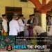 Wujud Kepedulian dan Kebersamaan, Polsek Lambu Kibang Gelar Jumat Berkah Bagikan Nasi Kotak Usai Salat Jumat
