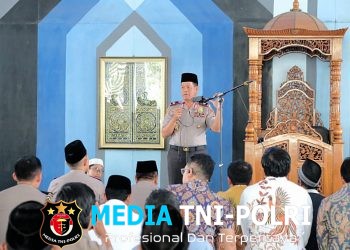 Salat Jumat Keliling di Masjid Airan, Kapolda Lampung Perkenalkan Diri dan Tegaskan Semangat “Polisi untuk Masyarakat”