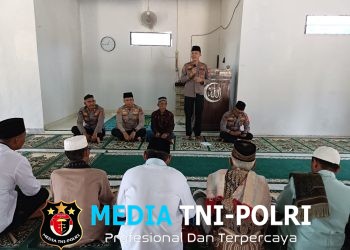Jumat Keliling, Wakapolres Mesuji Salat Jumat Bersama Warga di Masjid Nurul Hidayah Labuhan Permai