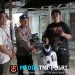 Humanis! Patroli Malam Polsek Mandor, Polisi Sapa Warga di Tepi Jalan Sambil Sampaikan Imbauan Kamtibmas