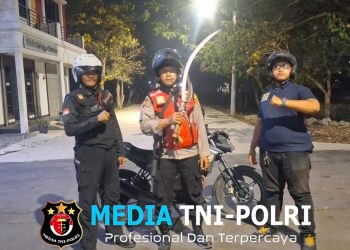 Gerak Cepat Polsek Babelan Gagalkan Aksi Tawuran Remaja, Tiga Celurit Berhasil Diamankan Saat Patroli Dini Hari
