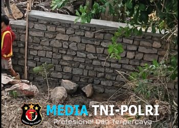 Warga Kp. Ciledug Bangga, Proyek TPT Sungai Pasir Eurih Cimanuk Dikerjakan PT.NIDYA KARYA dan BBWS C3 sangat Profesional serta Serap Tenaga Kerja Lokal