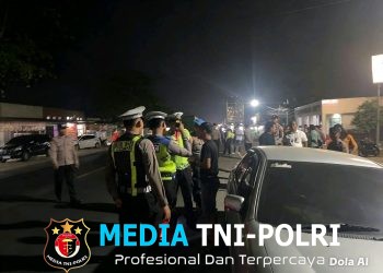 Personil Regu Siaga Kompi I Polres Mesuji Gelar KRYD dan Patroli di Jalan Lintas Timur, Beri Rasa Aman bagi Warga di Akhir Pekan