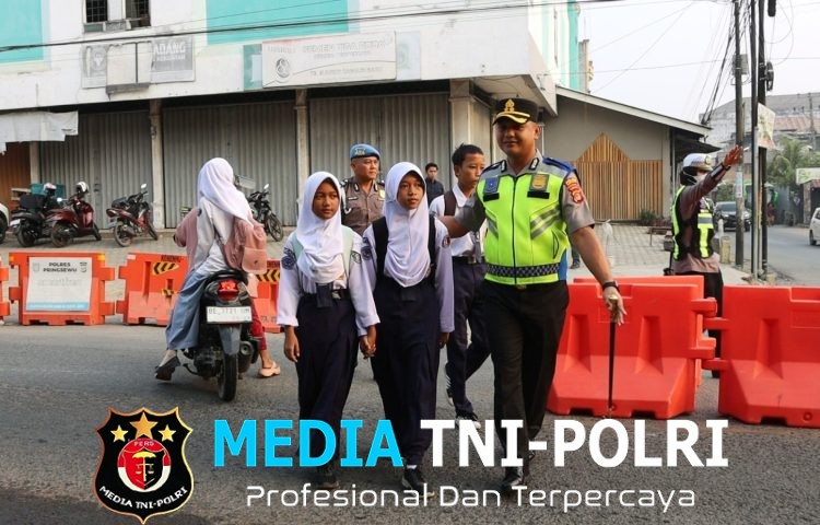 Saat Jalan Pringsewu Padat, Kapolres Turun Tangan Atur Lalu Lintas