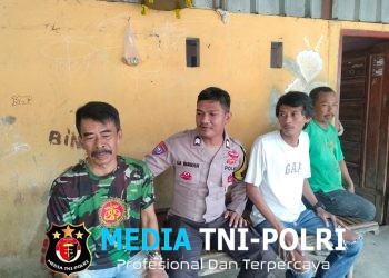 Perkuat Sinergi dengan Warga, Bhabinkamtibmas Polsek Pebayuran Sambangi Ketua RT dan Masyarakat Desa Karanghaur