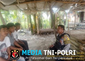 Perkuat Keamanan Lingkungan, Polsek Kedungwaringin Ajak Warga Karangsambung Aktifkan Siskamling dan Cegah Tawuran Remaja