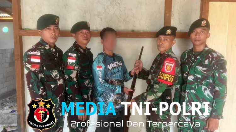 Gencarkan Komsos dan Edukasi Hukum, Satgas Pamtas Yonarmed 13/Nanggala Terima Penyerahan Sukarela 1 Pucuk Senjata Api Rakitan dari Warga Perbatasan