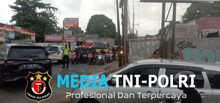 Polsek Setu Gelar Pelayanan Lalu Lintas Pagi di Jalan Raya Setu–Bantargebang, Pastikan Kelancaran Aktivitas Masyarakat