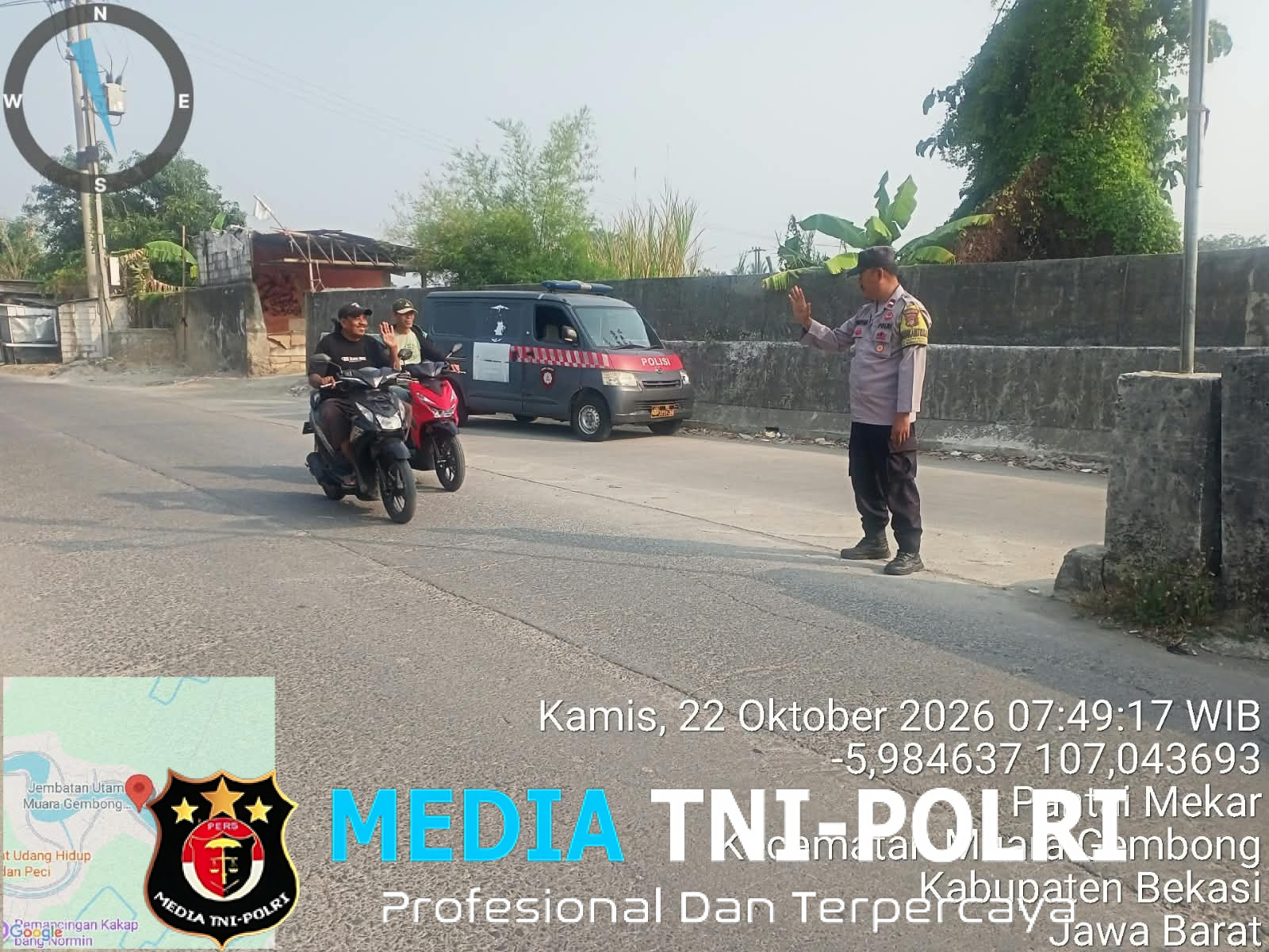 Polsek Muaragembong Gelar Strong Point Pagi di Jembatan Pantai Mekar–Pantai Bakti, Pastikan Kelancaran dan Keselamatan Pengguna Jalan