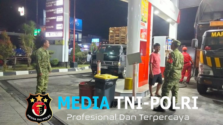 Jaga Keamanan dan Kondusivitas , Babinsa Koramil Slogohimo Patroli